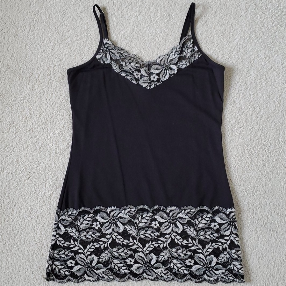 Beautiful White House | Black Market Top